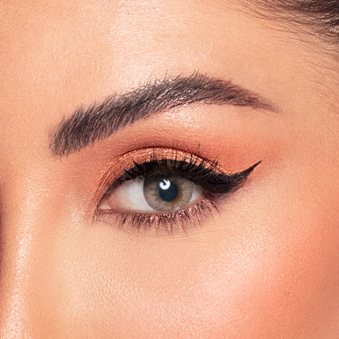 عدسات لاصقة براون جولد