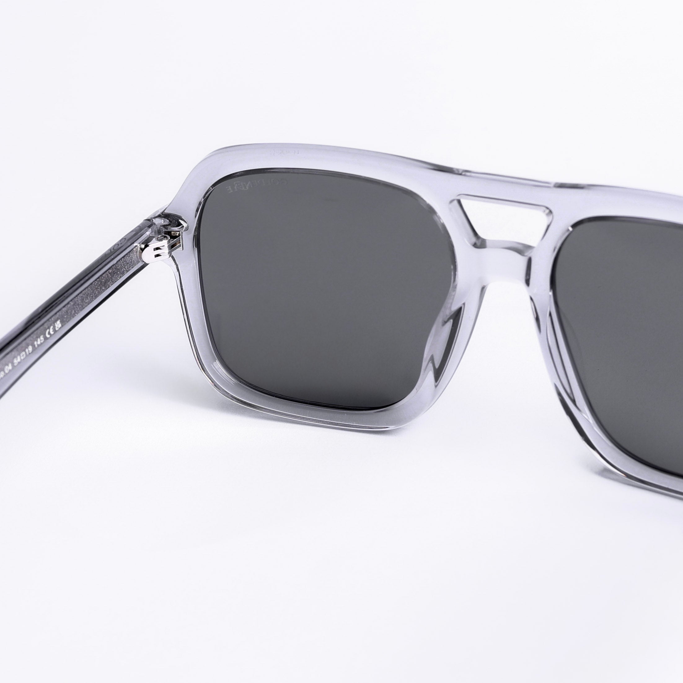 نظارات شمسية أفيتور شفاف 