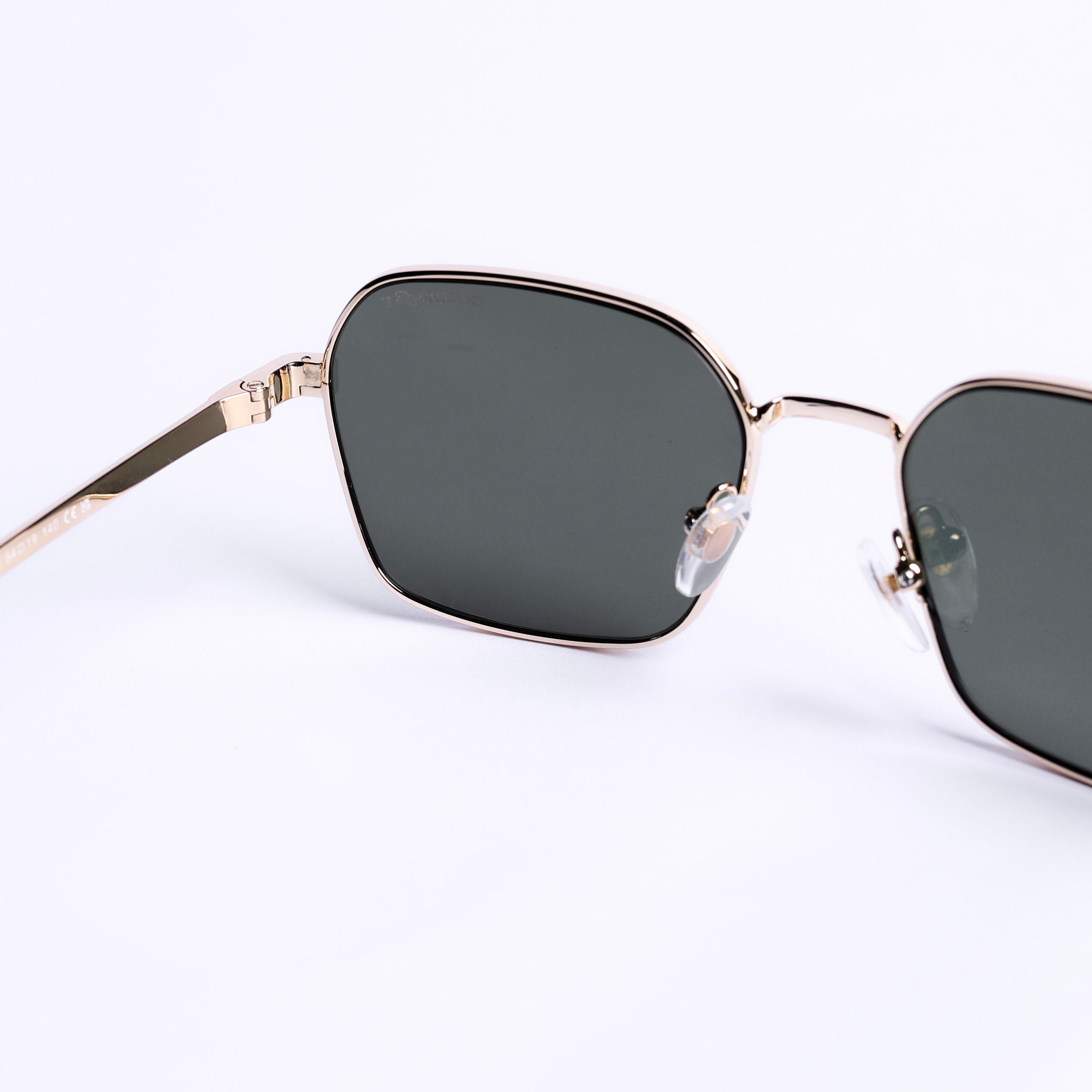 نظارات شمسية مربع ذهبي