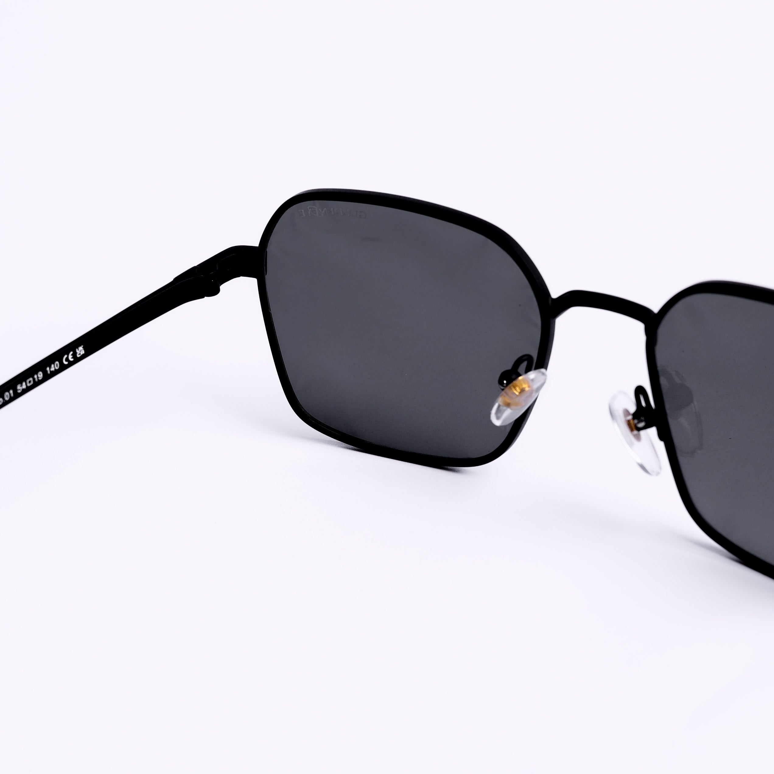 نظارات شمسية مربع أسود